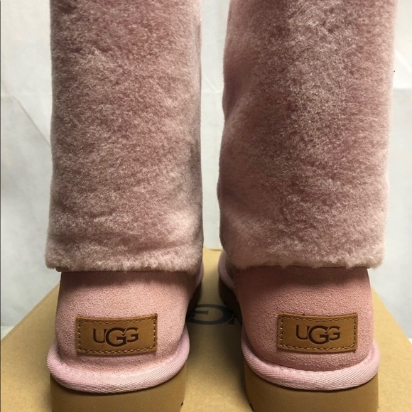 UGG Sizes 5/6 Classic Short II Sherpa Cuff - Picture 4 of 8